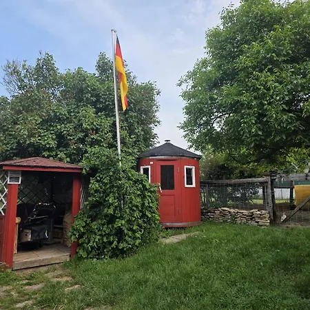 Kemping Gemuetlicher Rustikaler Bauwagen Vippachedelhausen